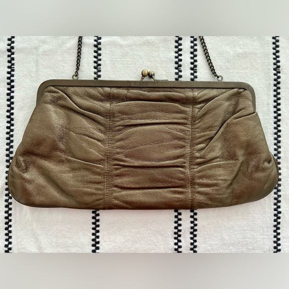 🌶️ Hobo International Bronze Leather clutch. - Picture 7 of 10